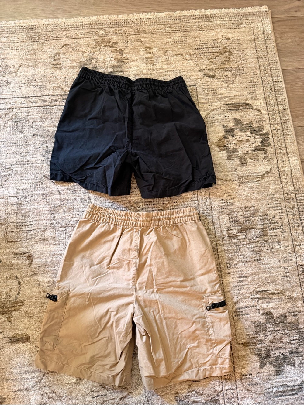 Boys Old Navy pair Above Knee Tech Zip Pocket Shorts & Khaki cargo shorts - Picture 5 of 7
